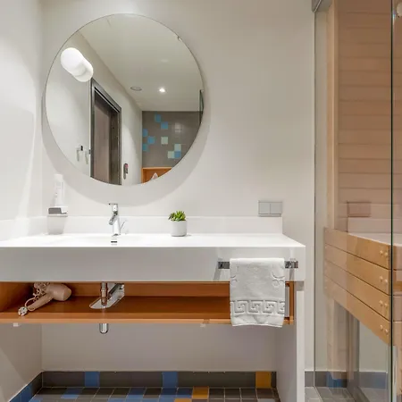 מלון Sophia By Tartuhotels 3*