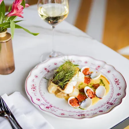 מלון Sophia By Tartuhotels